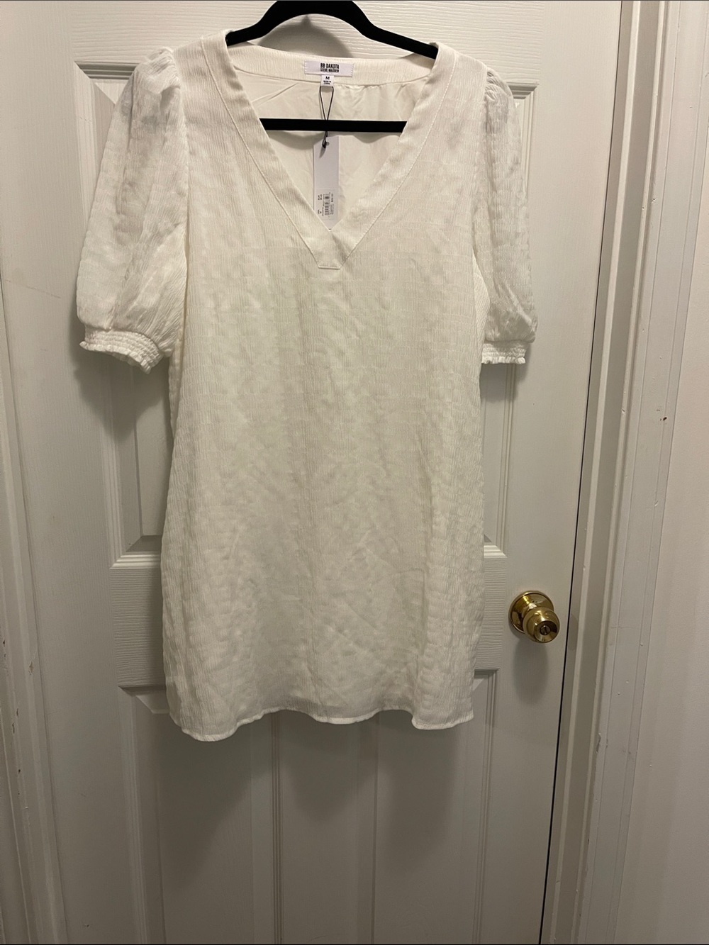 BB Dakota Cream Textured V-Neck Puff Sleeve Tunic